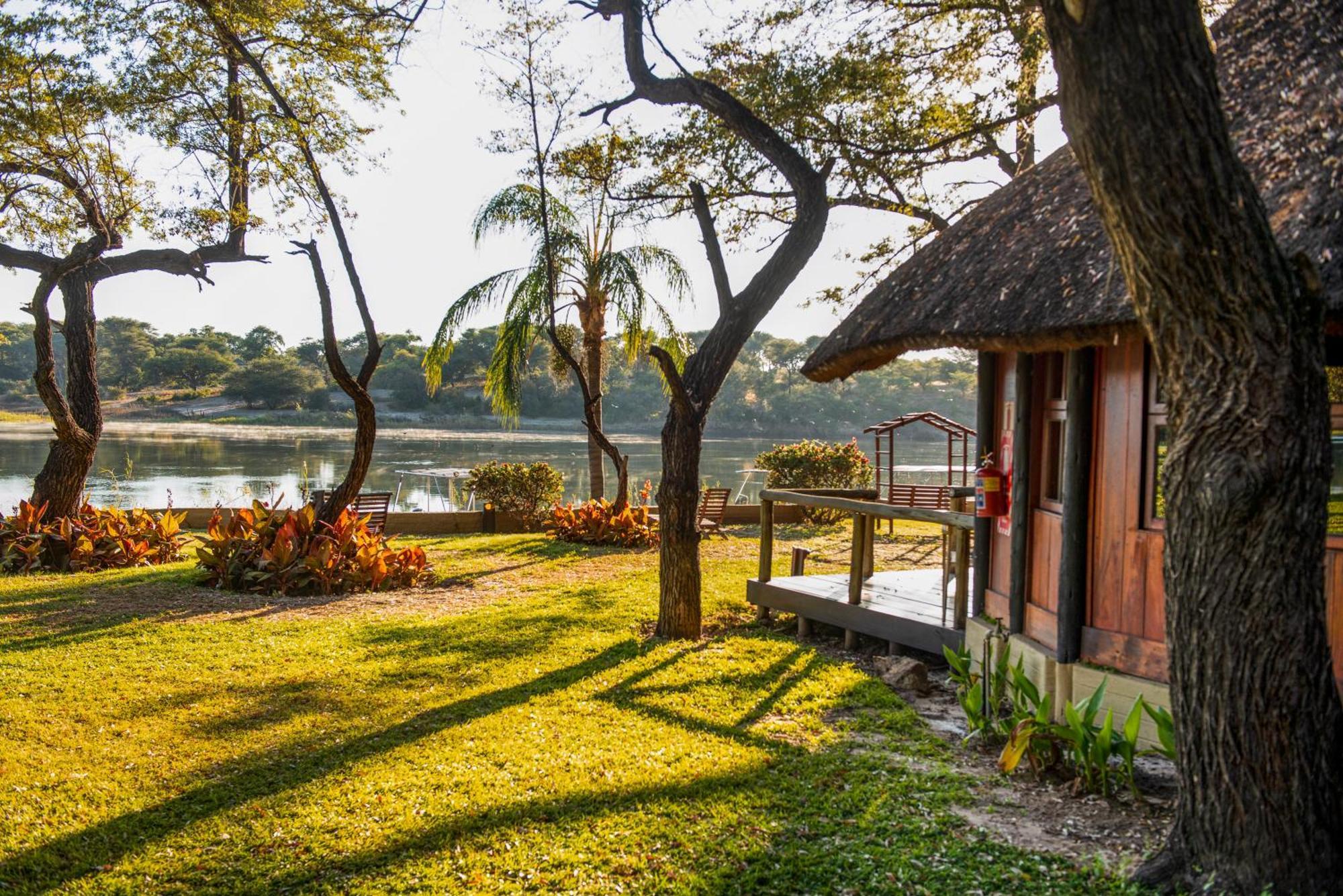 Gondwana Hakusembe River Lodge Rundu Luaran gambar