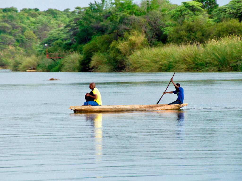 Gondwana Hakusembe River Lodge Rundu Luaran gambar