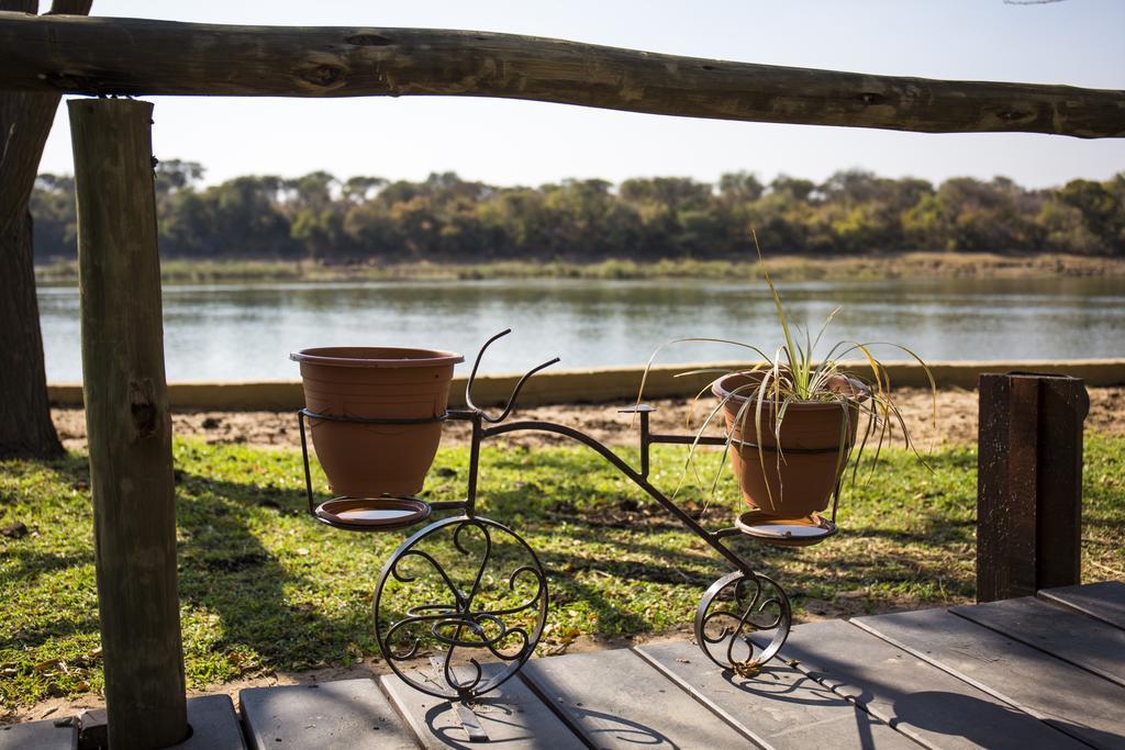 Gondwana Hakusembe River Lodge Rundu Luaran gambar