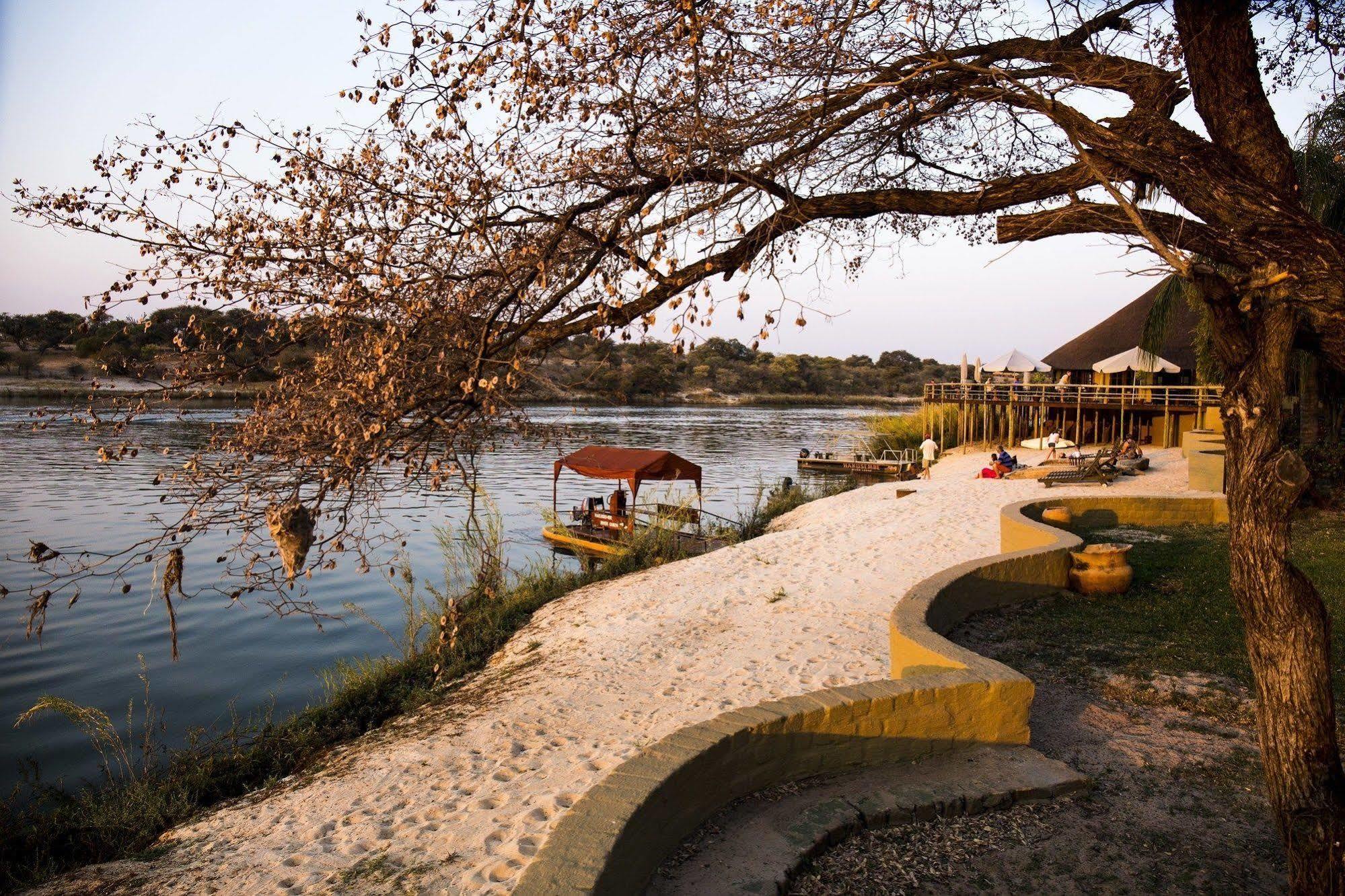 Gondwana Hakusembe River Lodge Rundu Luaran gambar