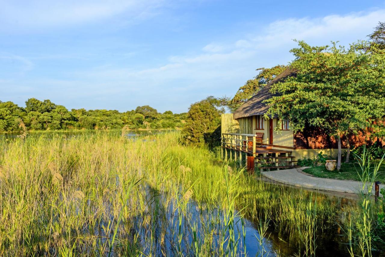 Gondwana Hakusembe River Lodge Rundu Luaran gambar